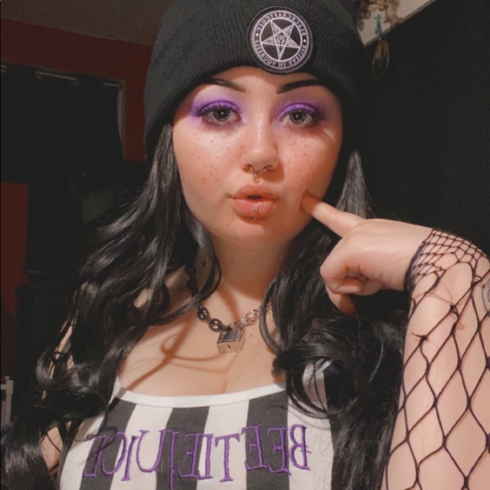 Hello! I’m Zoe Lee 🖤💕😇